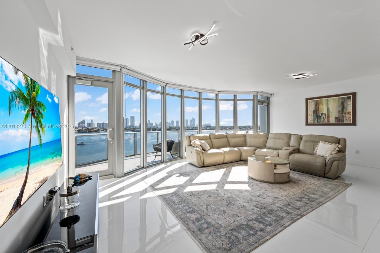 17301 Biscayne Blvd # 811, North Miami Beach, FL 33160 photo 5