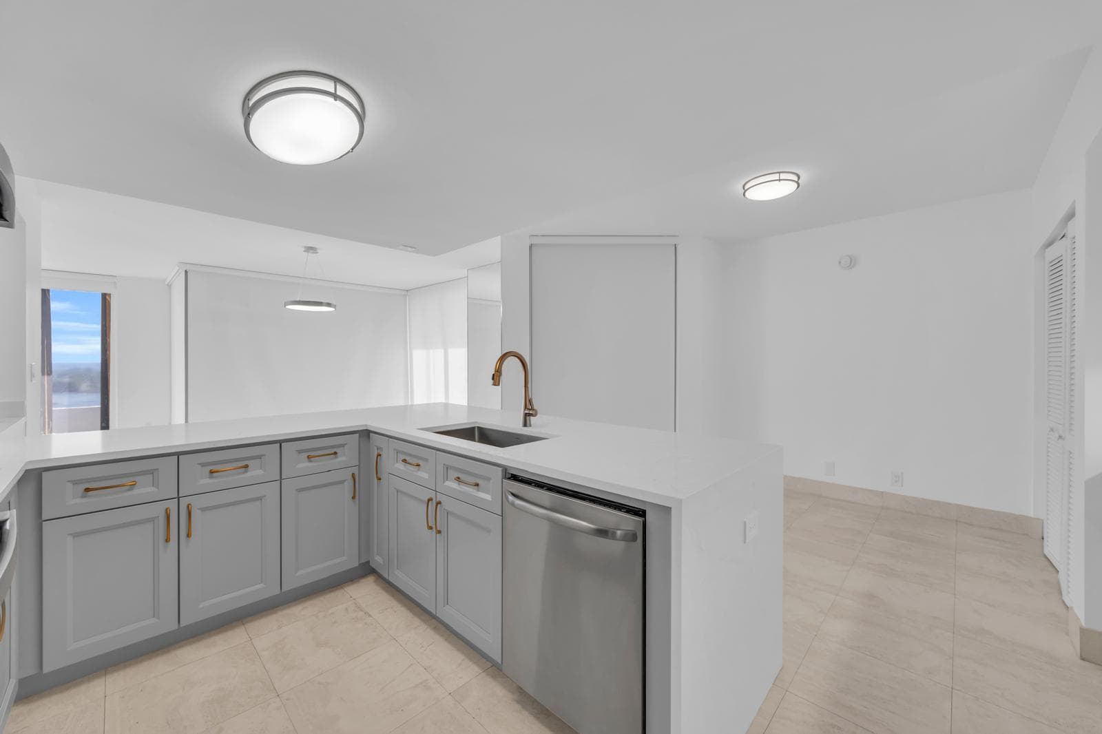 529 S Flagler Dr # 14h, West Palm Beach, FL 33401 photo 3