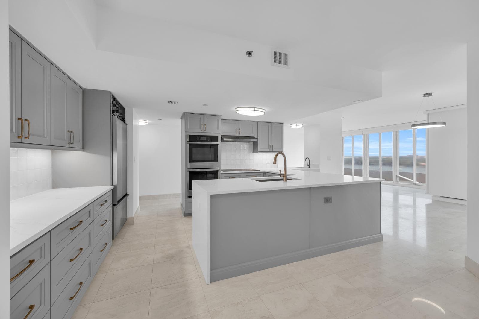 529 S Flagler Dr # 14h, West Palm Beach, FL 33401 photo 4