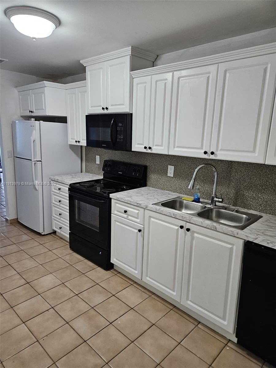 11570 SW 5th St, Sweetwater, FL 33174 photo 4