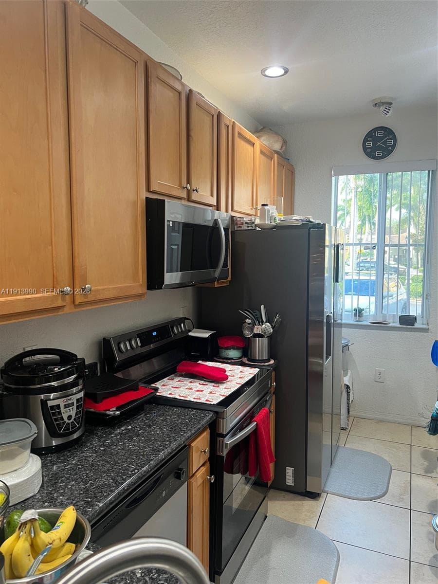 8948 SW 19th St # 909, Miramar, FL 33025 photo 4