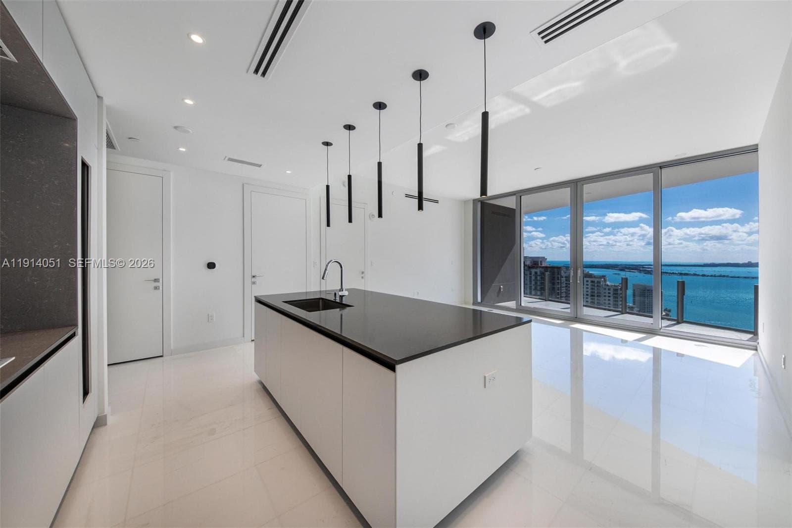 300 Biscayne Boulevard Way # 3506W, Miami, FL 33131 photo 2