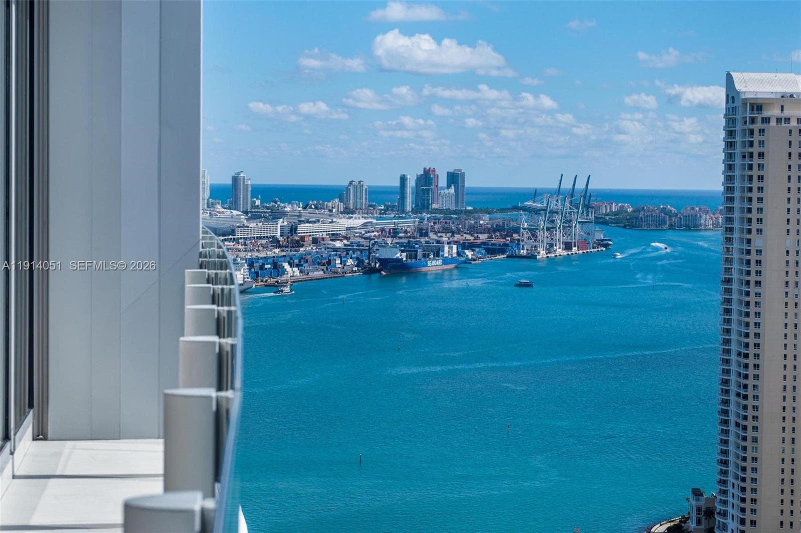 300 Biscayne Boulevard Way # 3506W, Miami, FL 33131 photo 4
