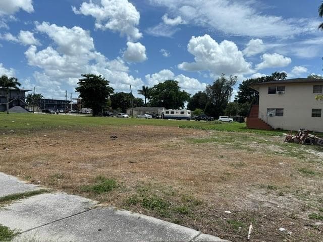 724 SW Avenue B Avenue, Belle Glade, FL 33430 photo 4