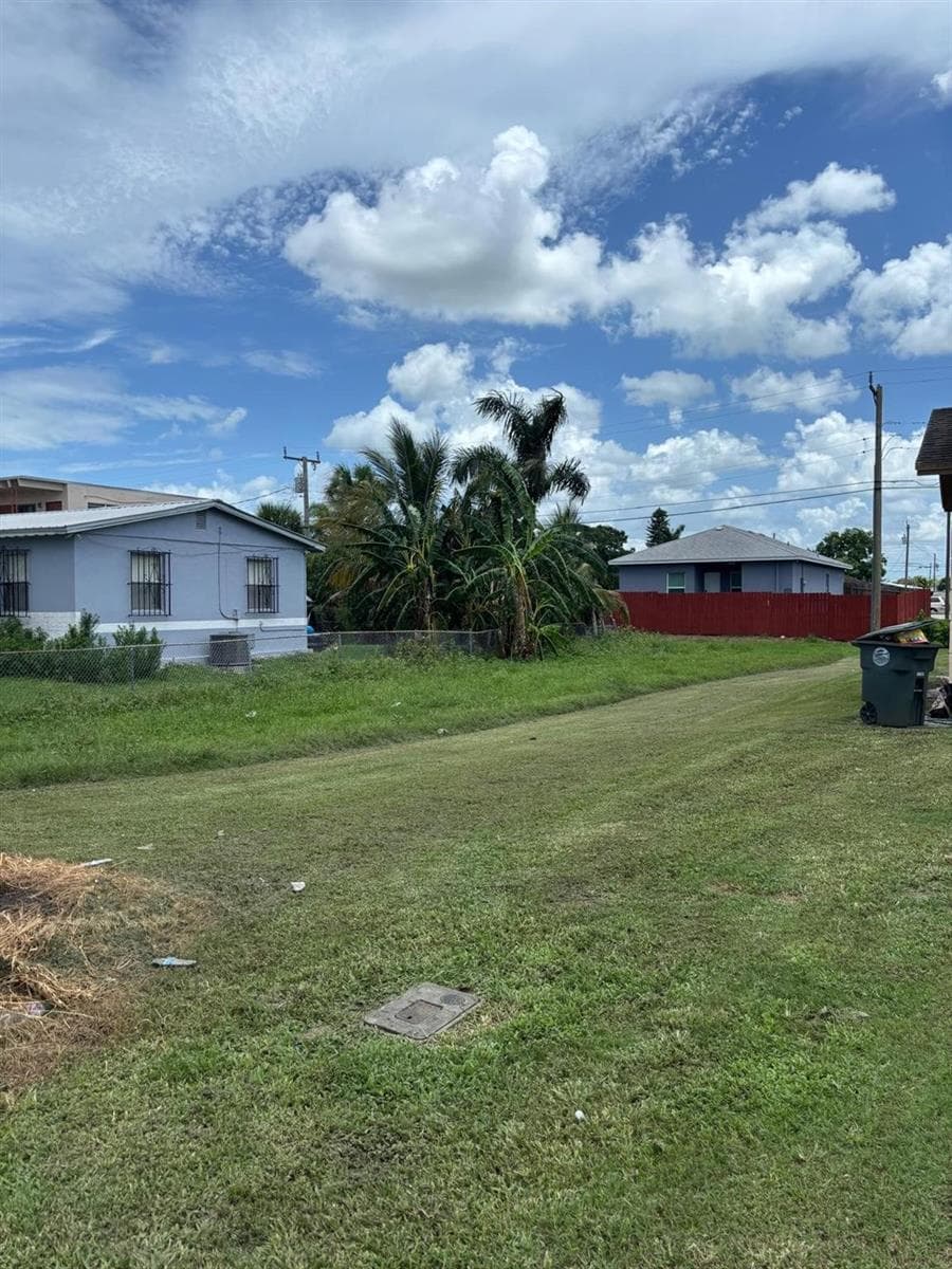 525 SW 9th Street, Belle Glade, FL 33430 photo 2
