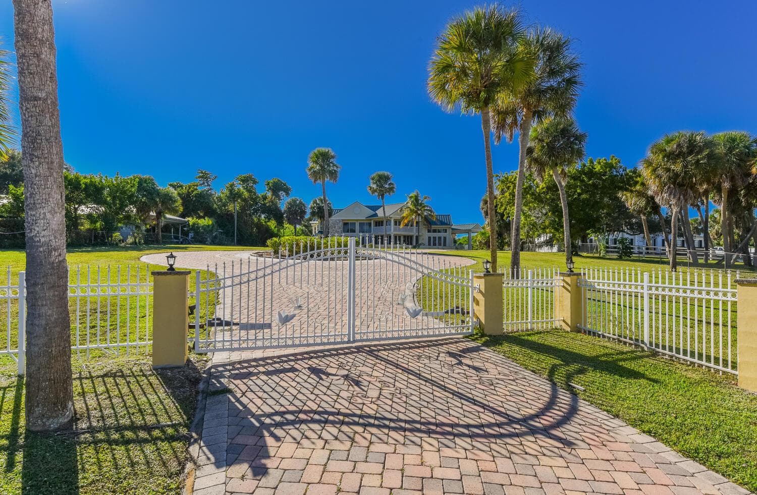 3343 S Indian River Drive, Fort Pierce, FL 34982 photo 3