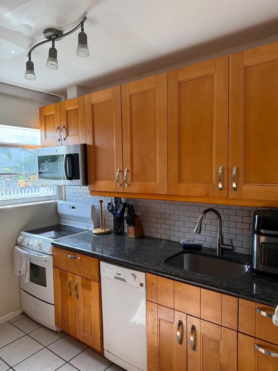 741 Bayshore Drive # 2s, Fort Lauderdale, FL 33304 photo 5