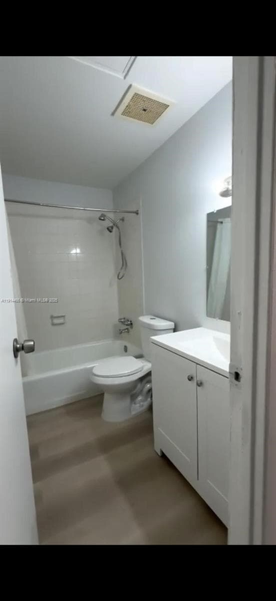 17901 NW 68 Ave # T-205, Hialeah, FL 33015 photo 4