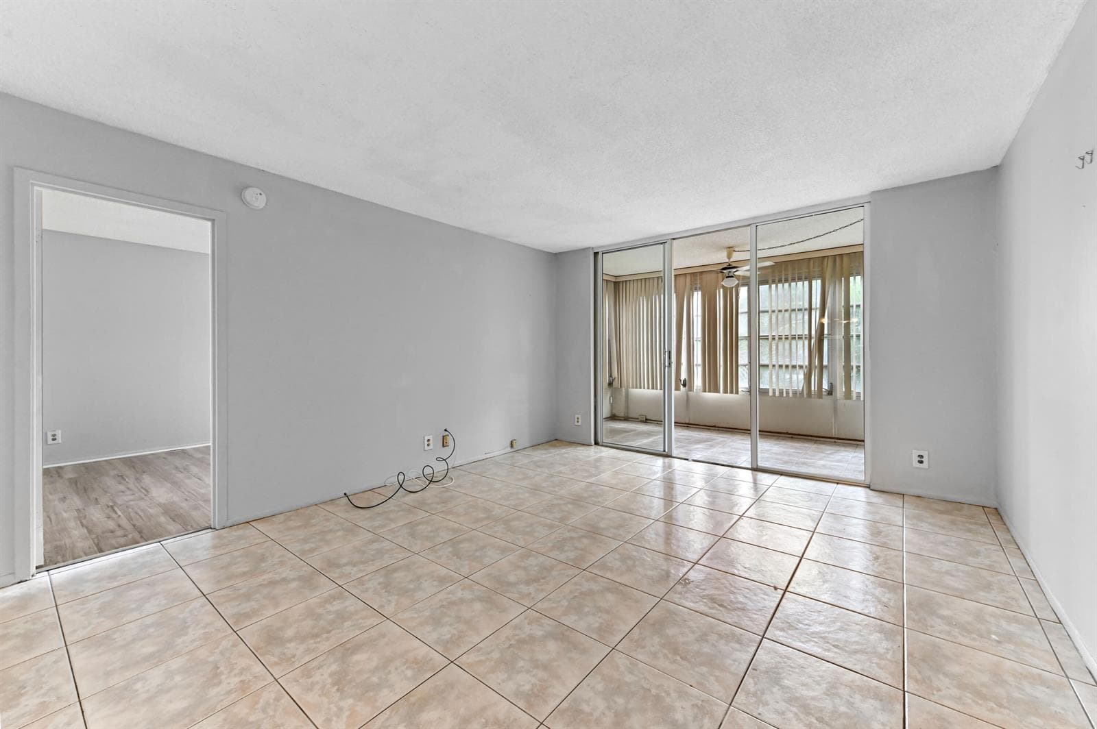 2650 NW 49th Avenue # 422, Lauderdale Lakes, FL 33313 photo 3