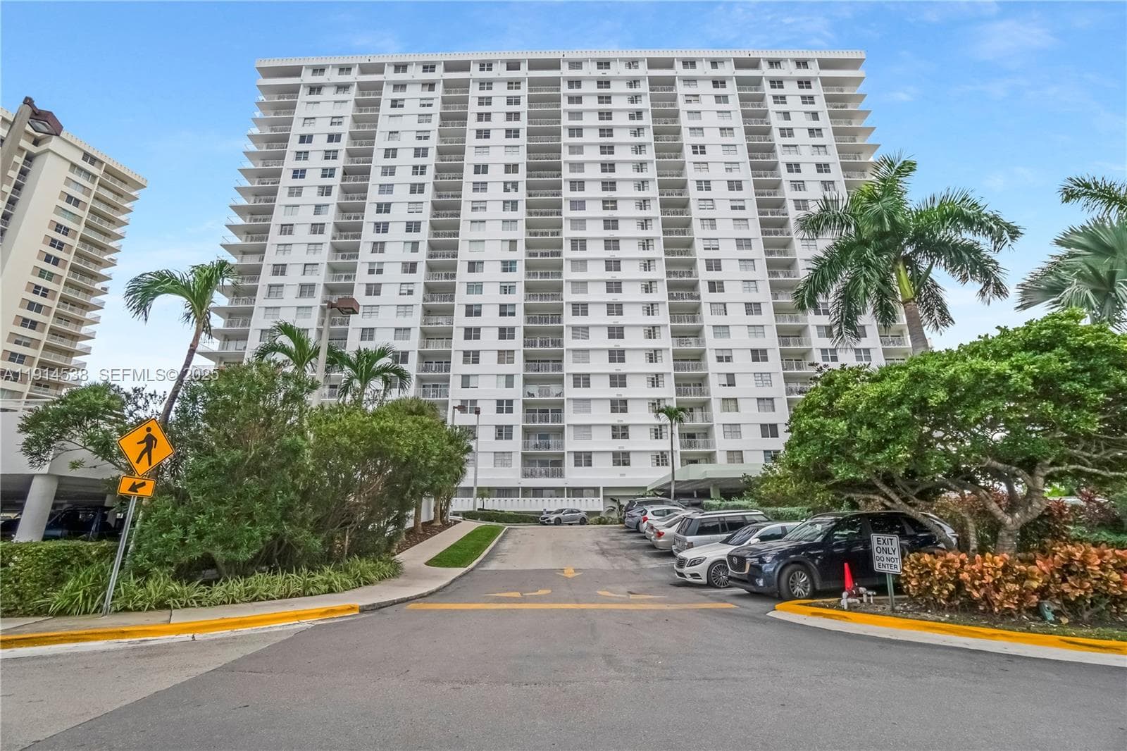 500 Bayview Dr # 125, Sunny Isles Beach, FL 33160 photo 4