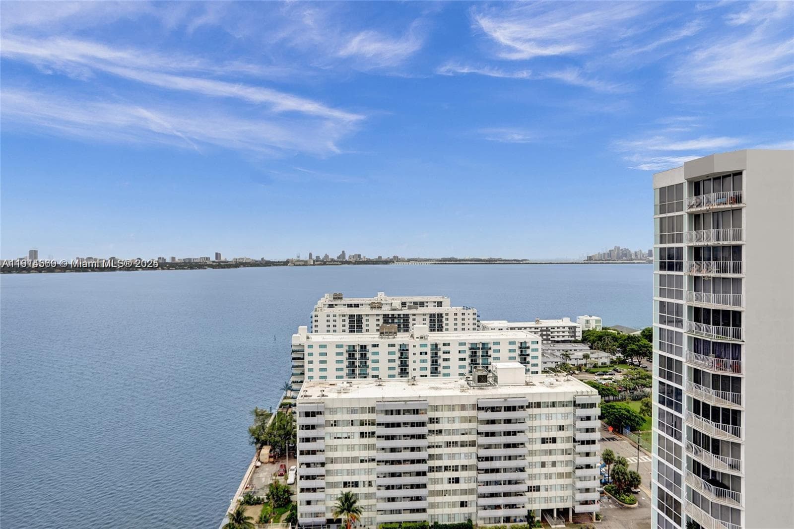 7601 E Treasure Dr # 2421, North Bay Village, FL 33141