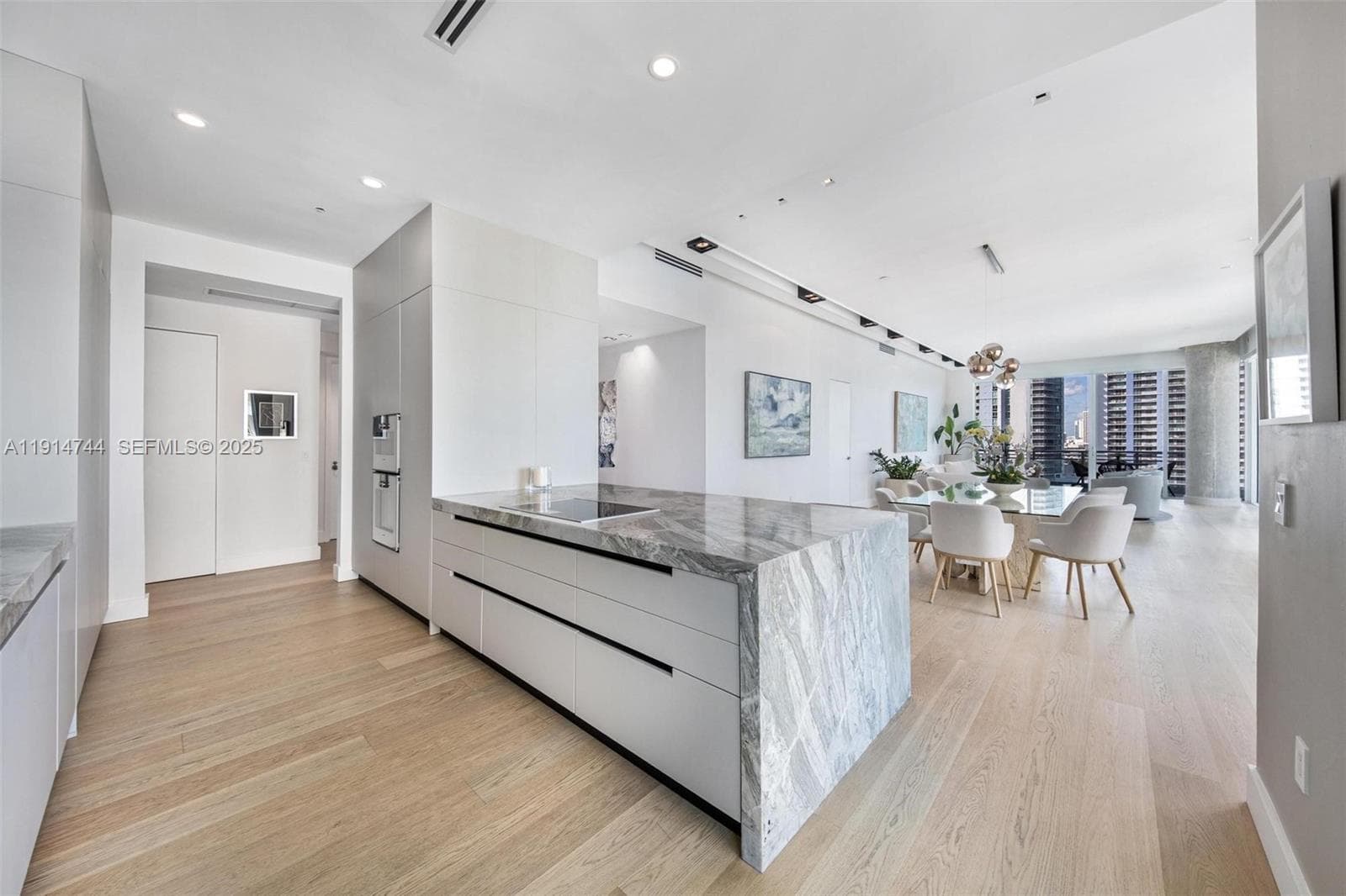 900 Brickell Key Blvd # 1403, Miami, FL 33131 photo 2