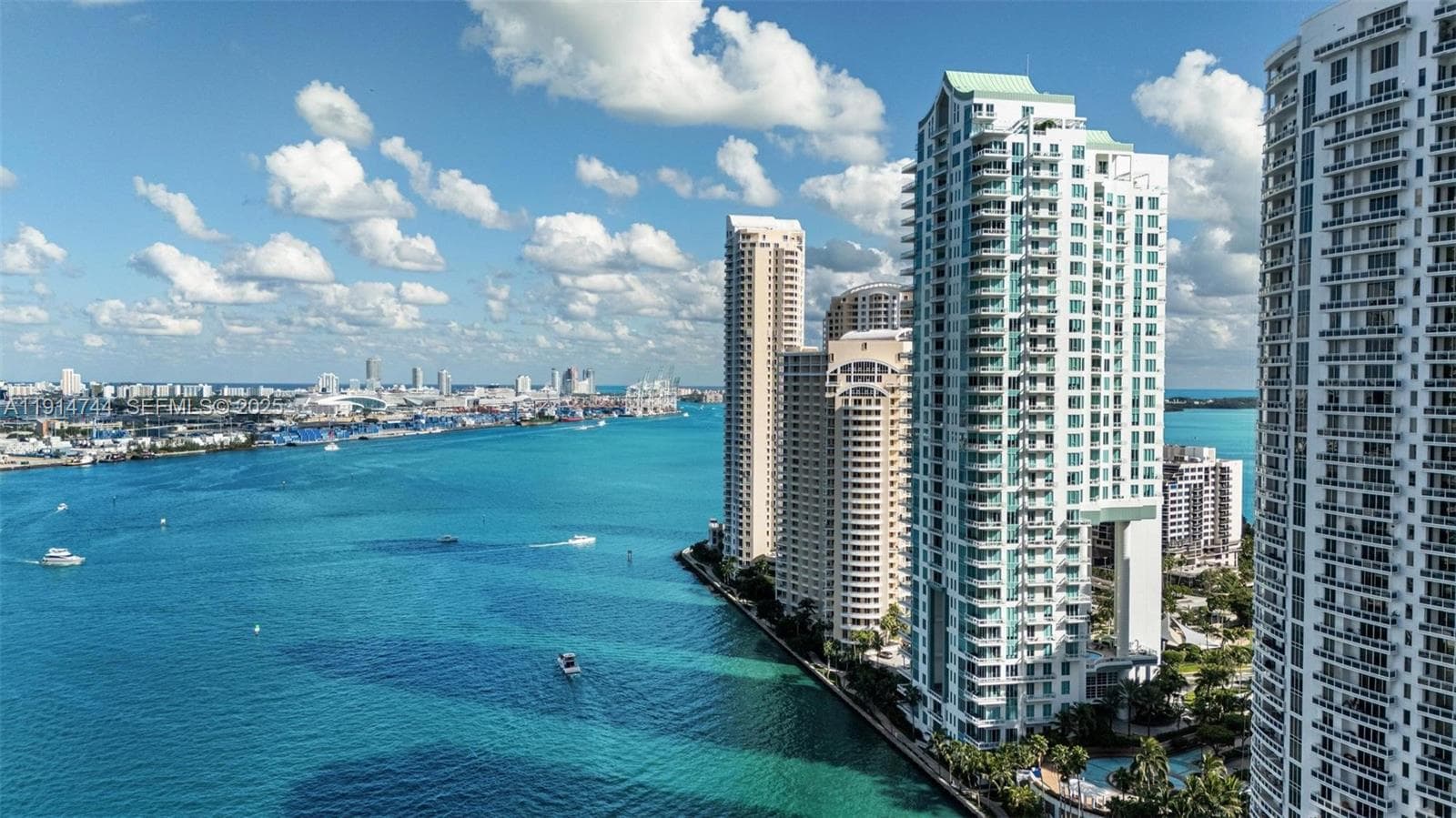 900 Brickell Key Blvd # 1403, Miami, FL 33131 photo 3