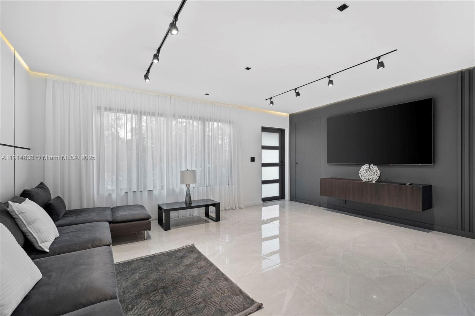 1101 N 14th Ave, Hollywood, FL 33020 photo 3