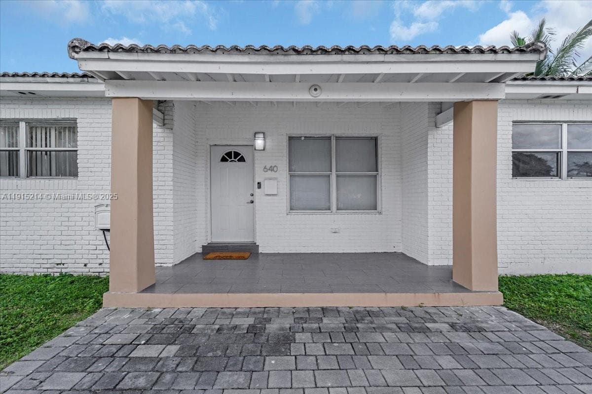 640 NE 168th St, North Miami Beach, FL 33162 photo 2