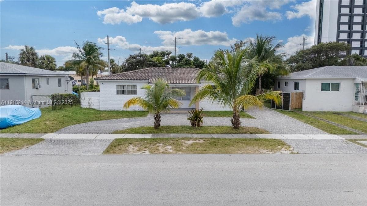 640 NE 168th St, North Miami Beach, FL 33162 photo 3