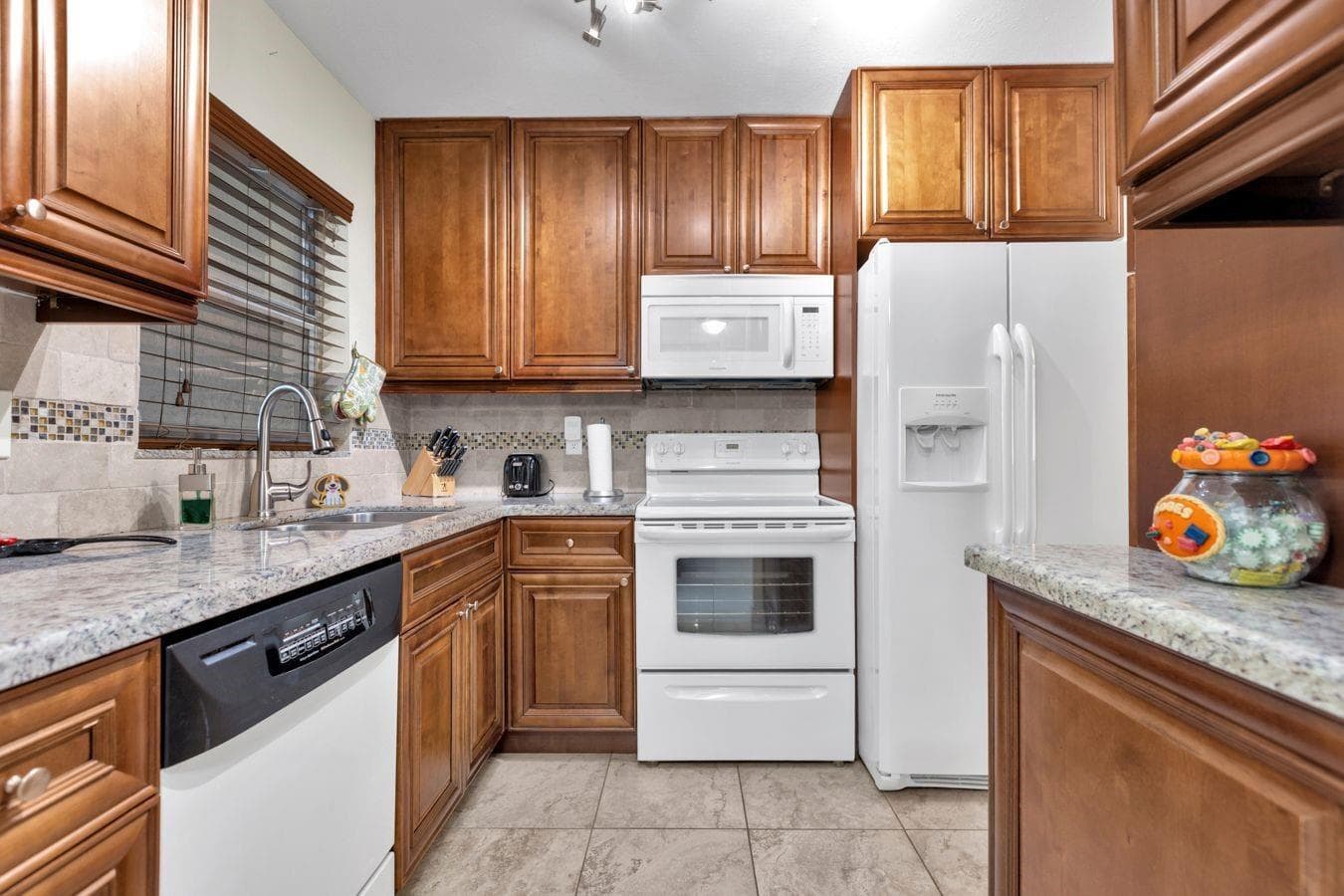 6850 Royal Palm Boulevard # G 106, Margate, FL 33063 photo 4