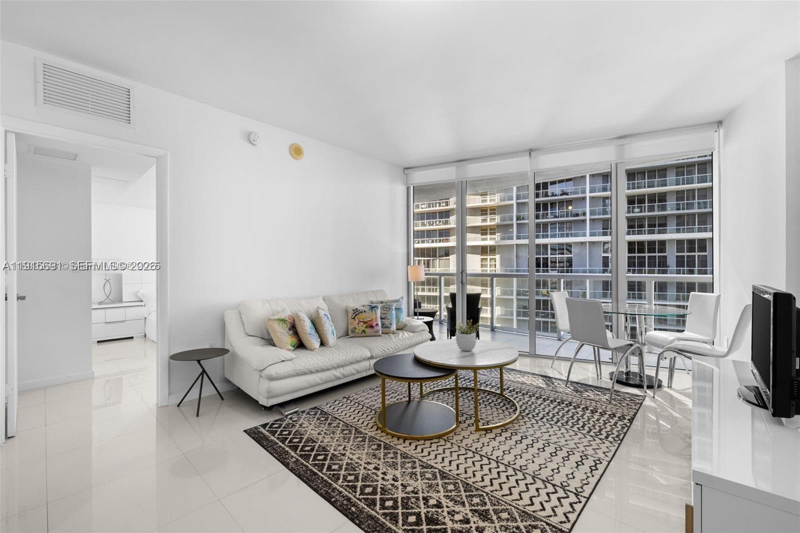495 Brickell Ave # 2206, Miami, FL 33131 photo 4