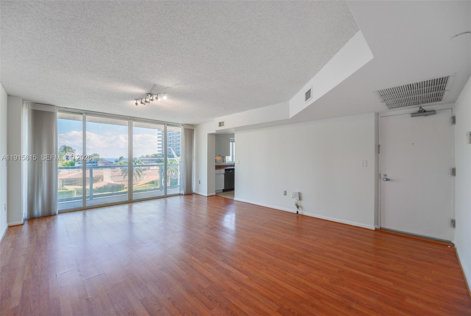 5900 Collins Ave # 506, Miami Beach, FL 33140 photo 2