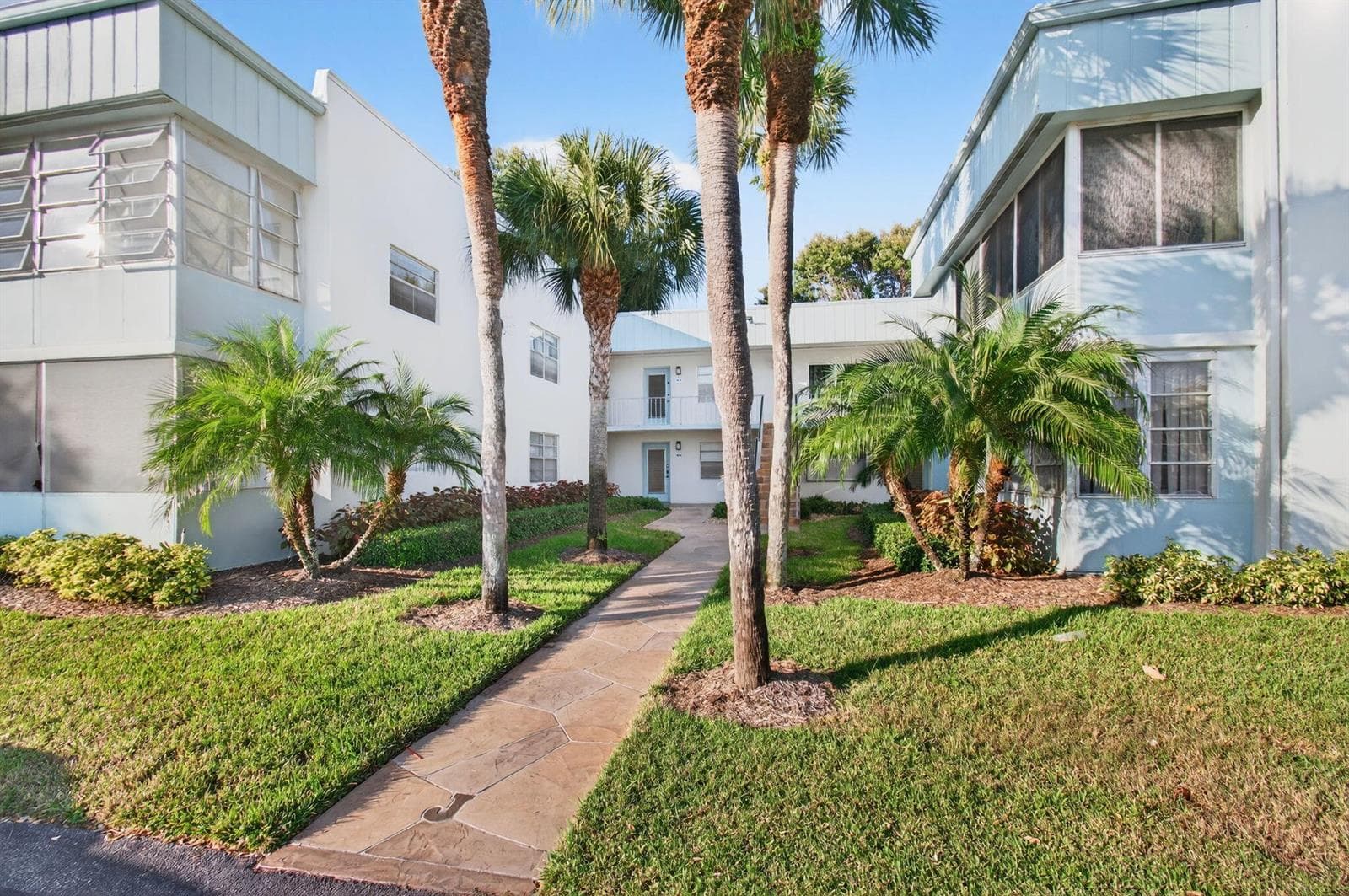 449 Normandy J, Delray Beach, FL 33484 photo 2