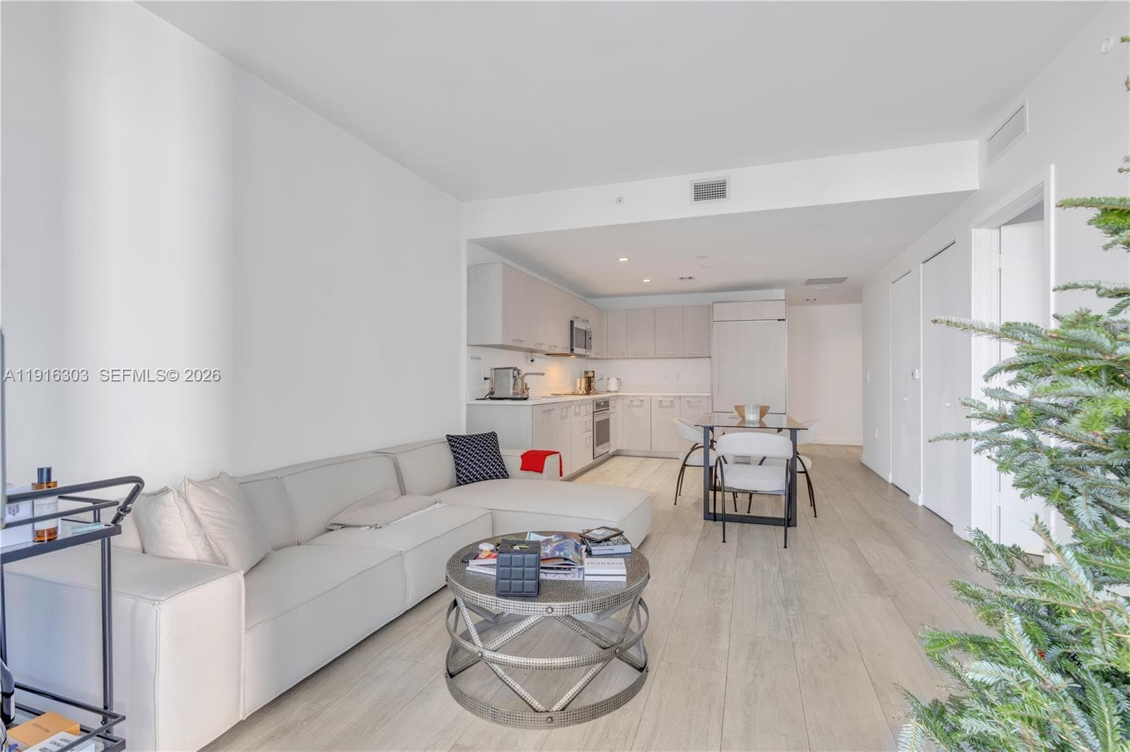55 SW 9th St # 2610, Miami, FL 33130
