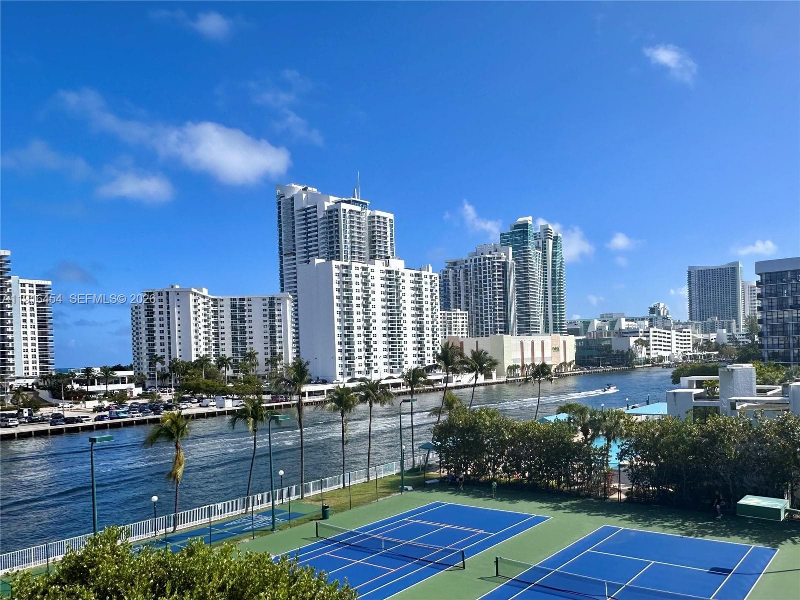 1000 Parkview Dr # 518, Hallandale Beach, FL 33009 photo 2