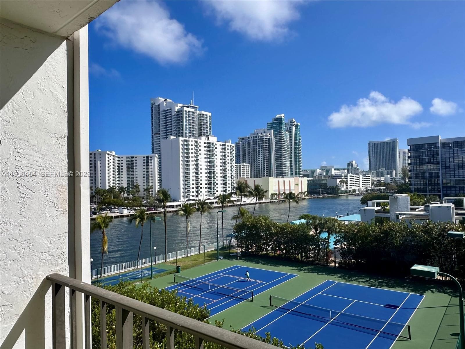 1000 Parkview Dr # 518, Hallandale Beach, FL 33009 photo 5