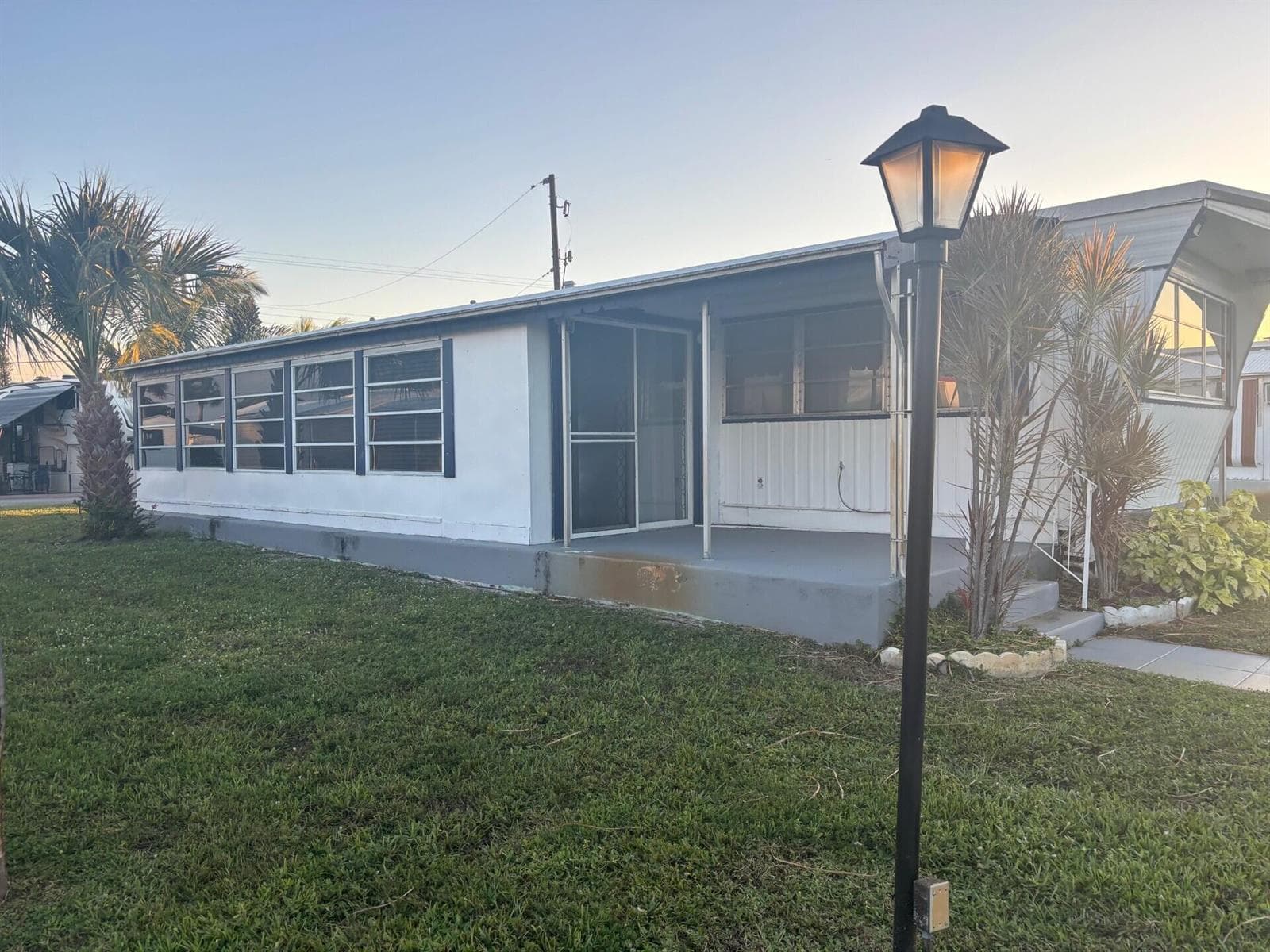 562 NE 47th St, Lot 393, Deerfield Beach, FL 33064 photo 3