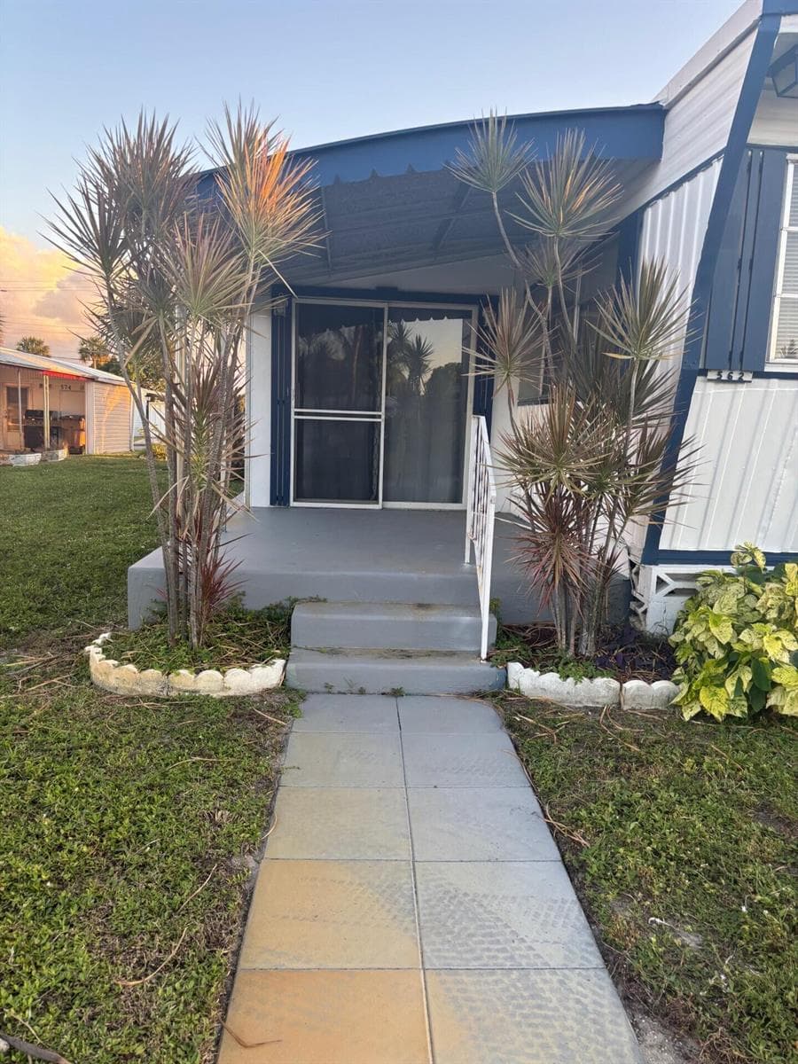 562 NE 47th St, Lot 393, Deerfield Beach, FL 33064 photo 5