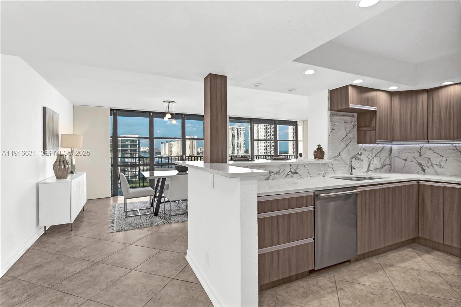 800 Parkview Dr # 821, Hallandale Beach, FL 33009 photo 4