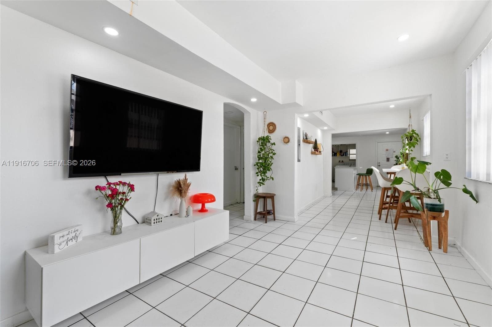 2262 NW 4th St, Miami, FL 33125 photo 5