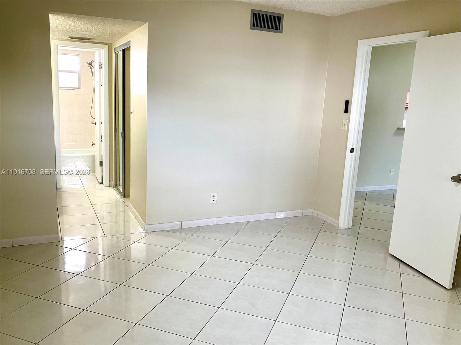 4270 NW 40th St # 103, Lauderdale Lakes, FL 33319 photo 5