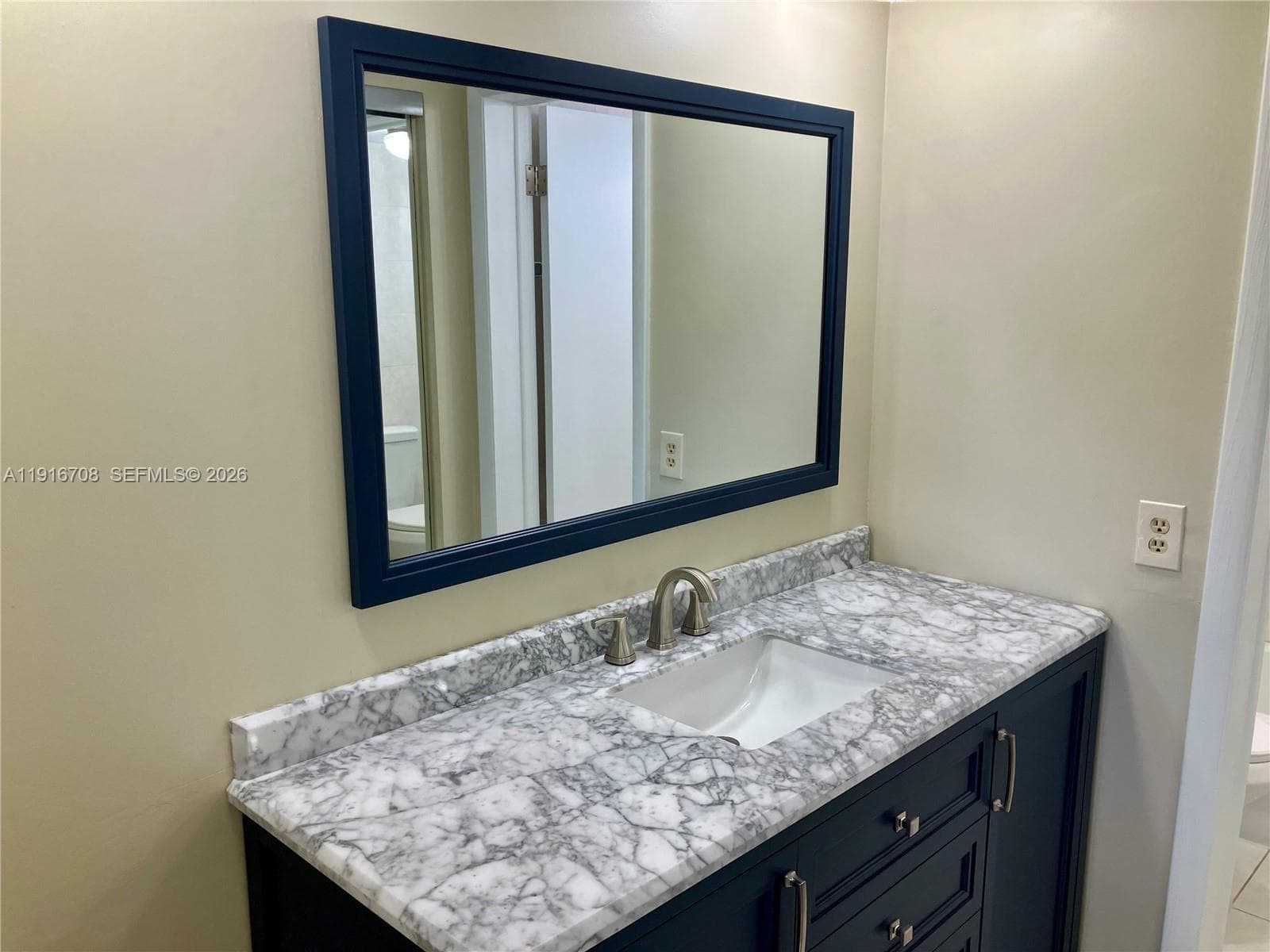4270 NW 40th St # 103, Lauderdale Lakes, FL 33319 photo 4