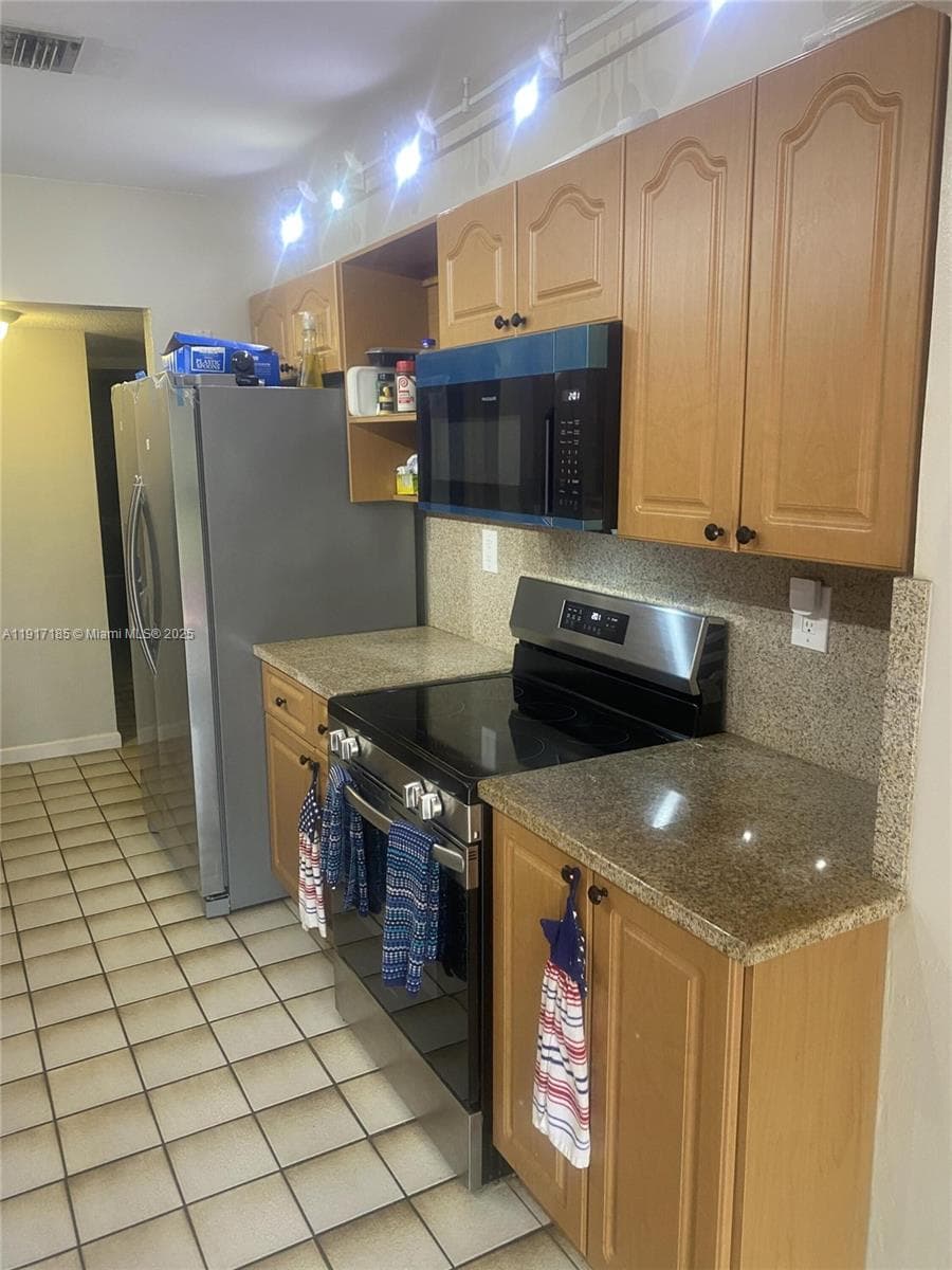 4802 Bayberry Ln, Tamarac, FL 33319 photo 3