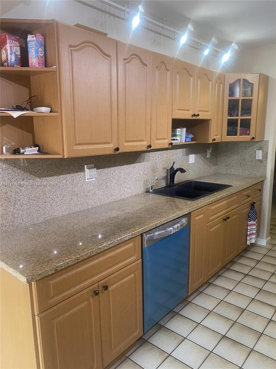 4802 Bayberry Ln, Tamarac, FL 33319 photo 4