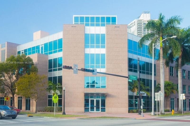 1000 5th St # 102, Miami Beach, FL 33139