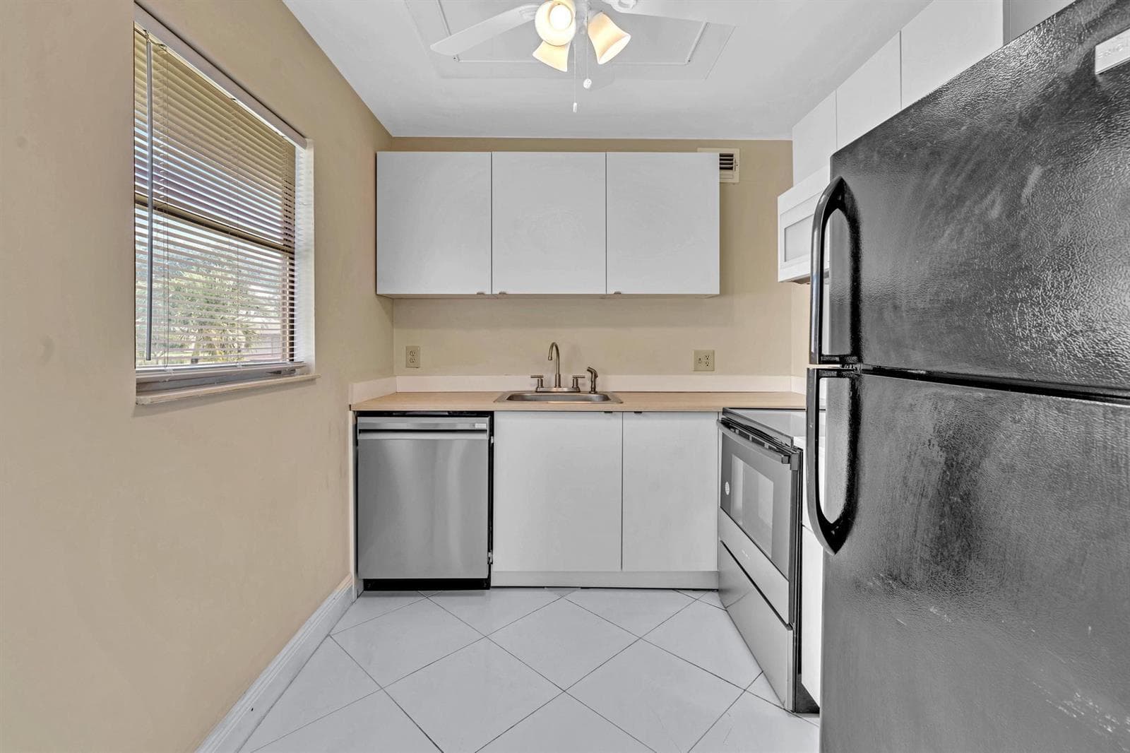 365 Flanders # H, Delray Beach, FL 33484 photo 3