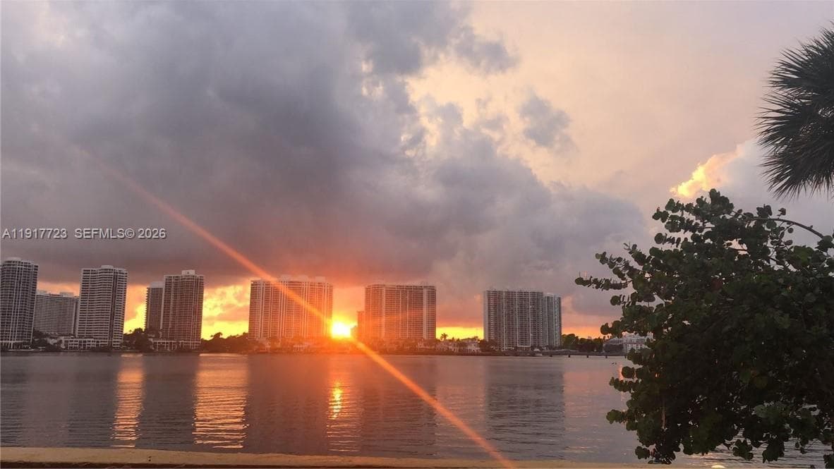 17878 N Bay Rd # 507, Sunny Isles Beach, FL 33160 photo 4