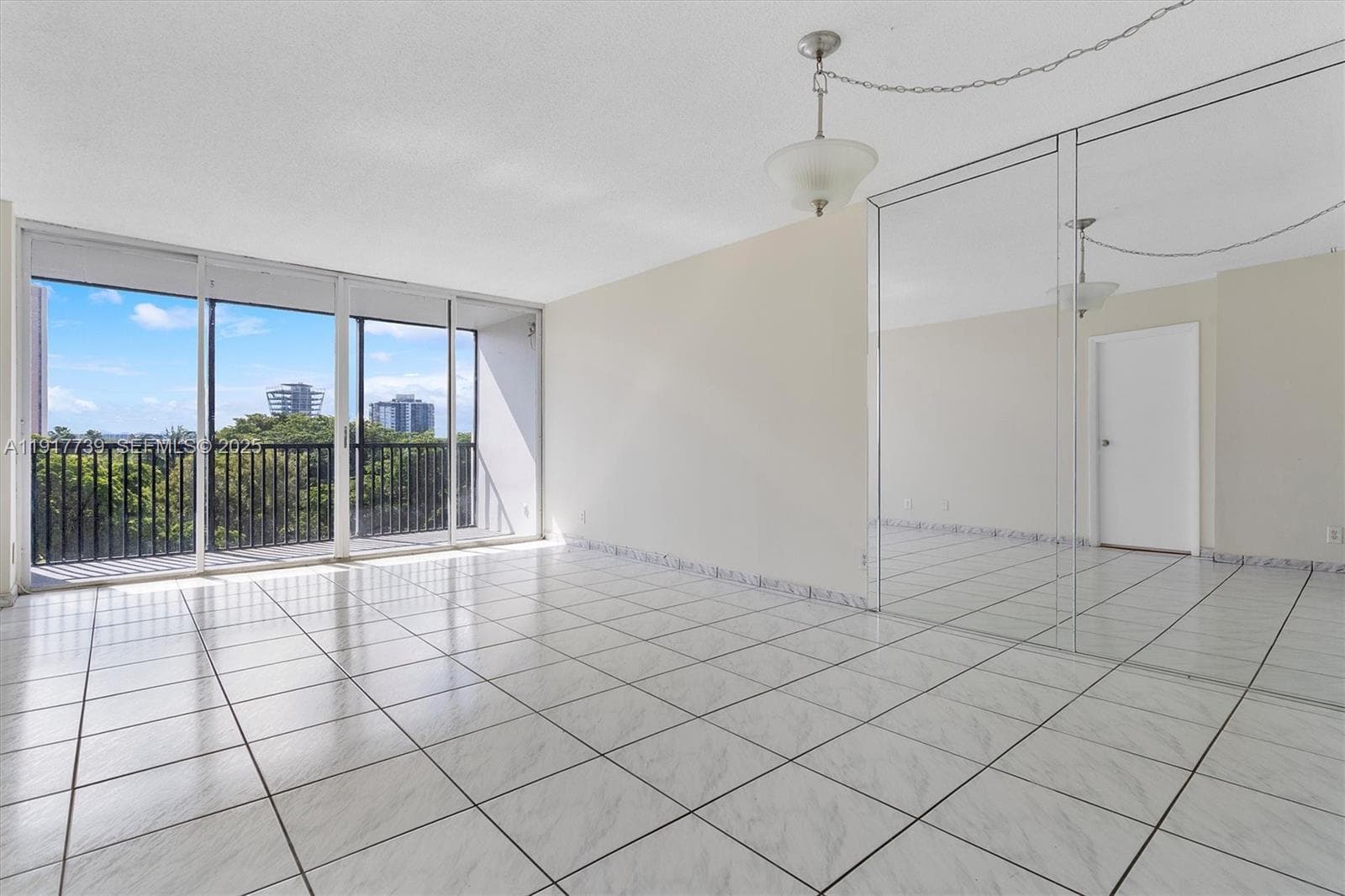 3101 N Country Club Dr # 504, Aventura, FL 33180 photo 3