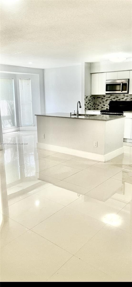 977 Riverside Dr # 211, Coral Springs, FL 33071 photo 4