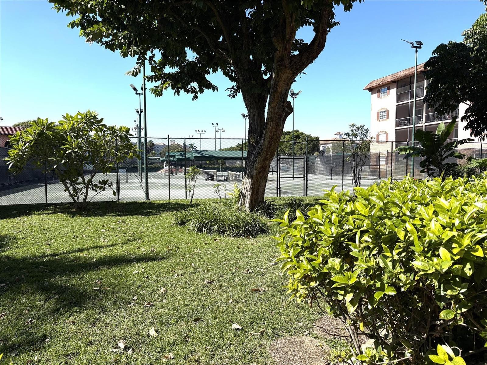 620 Tennis Club Drive # 105, Fort Lauderdale, FL 33311 photo 2