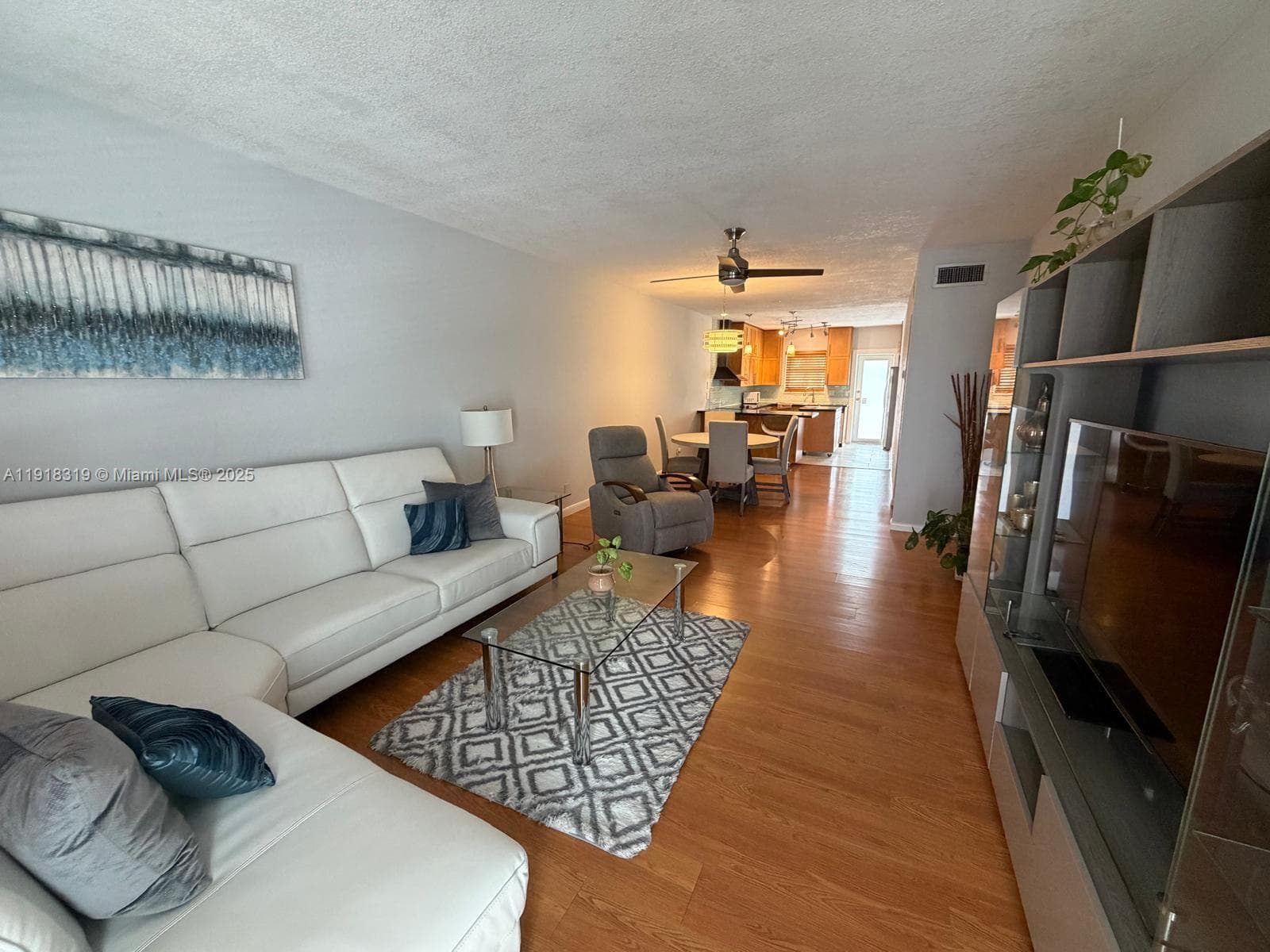 630 Layne Blvd # 215, Hallandale Beach, FL 33009