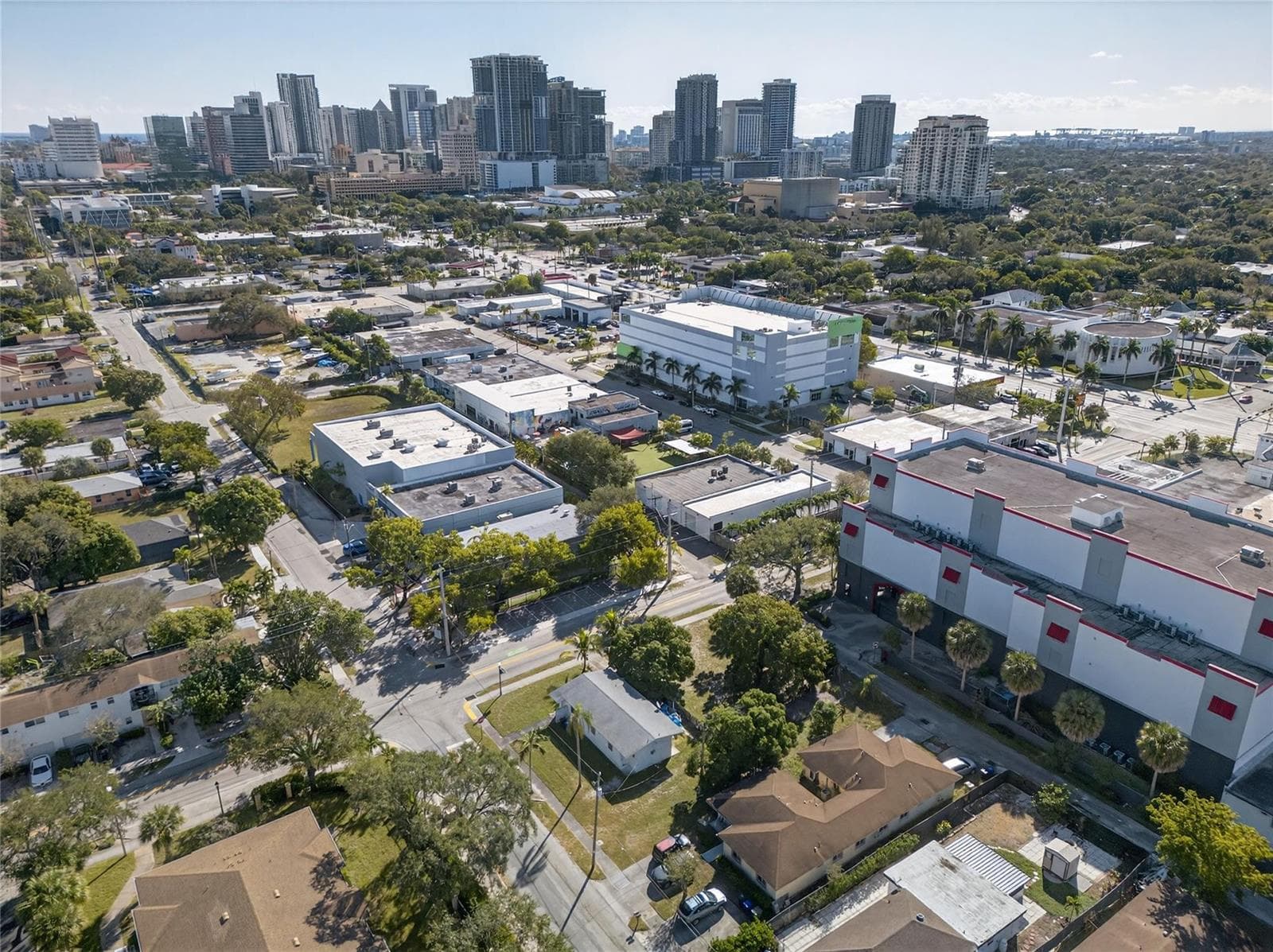 900 NW 2nd Street, Fort Lauderdale, FL 33311 photo 2