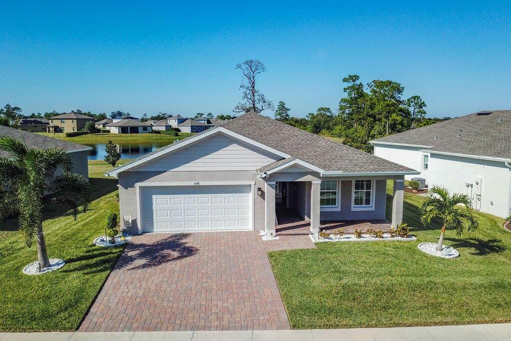 4198 Keeson Circle, Vero Beach, FL 32967 photo 2