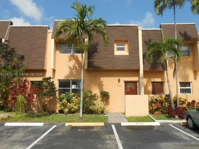 5831 Blueberry Ct # 80, Lauderhill, FL 33313 photo 2