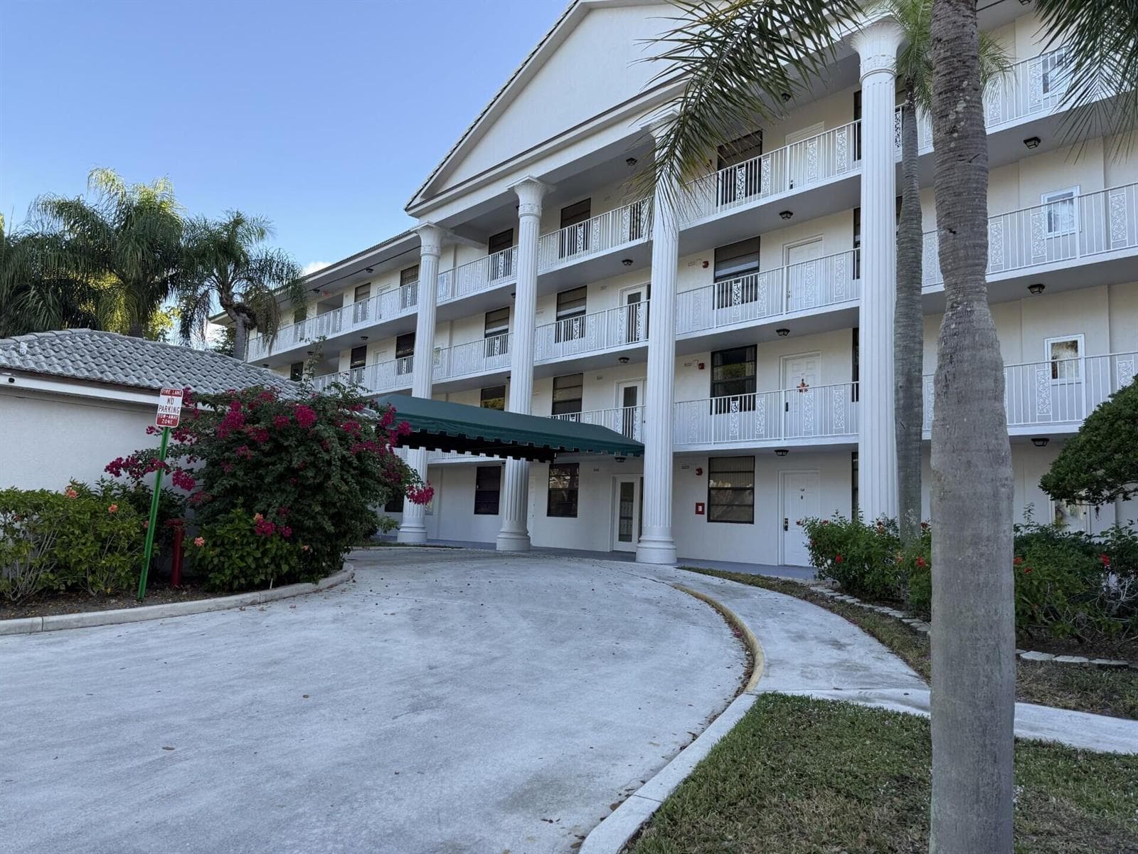 3710 Whitehall Drive # 401, West Palm Beach, FL 33401 photo 2