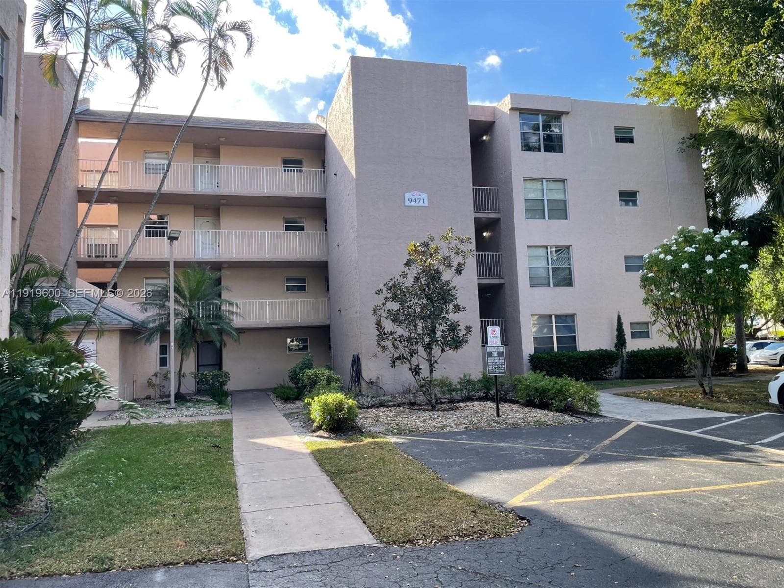 9471 Evergreen Pl # 401, Davie, FL 33324