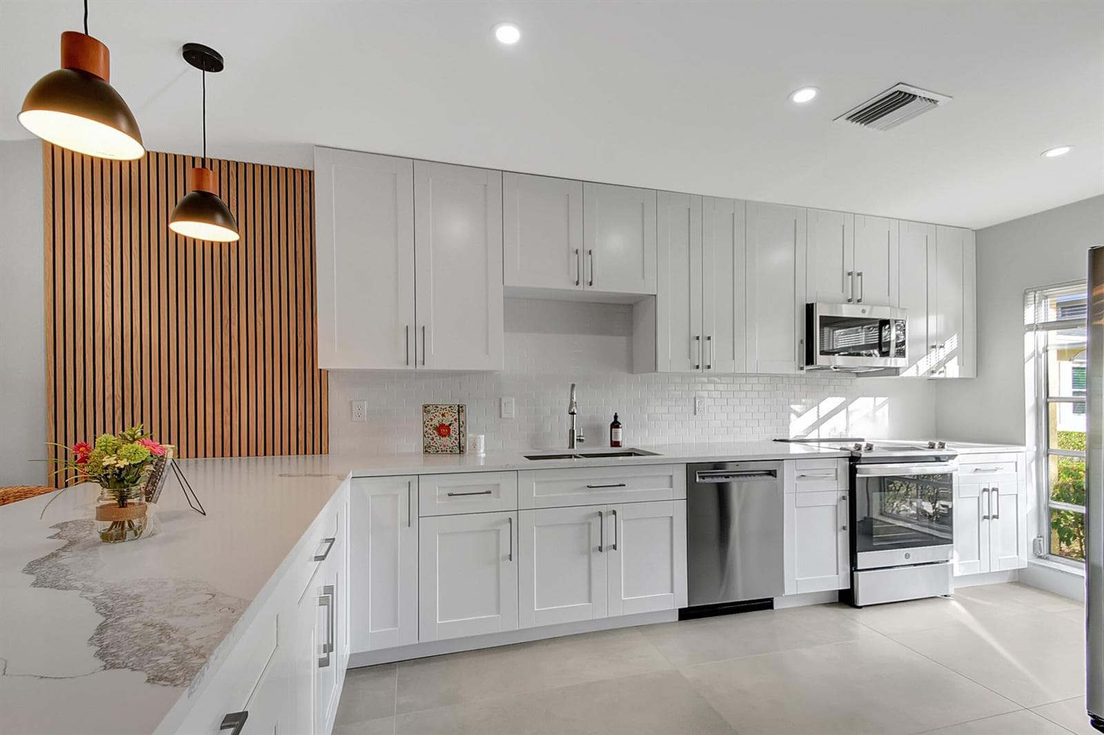 13602 Via Flora # Apt C, Delray Beach, FL 33484 photo 2