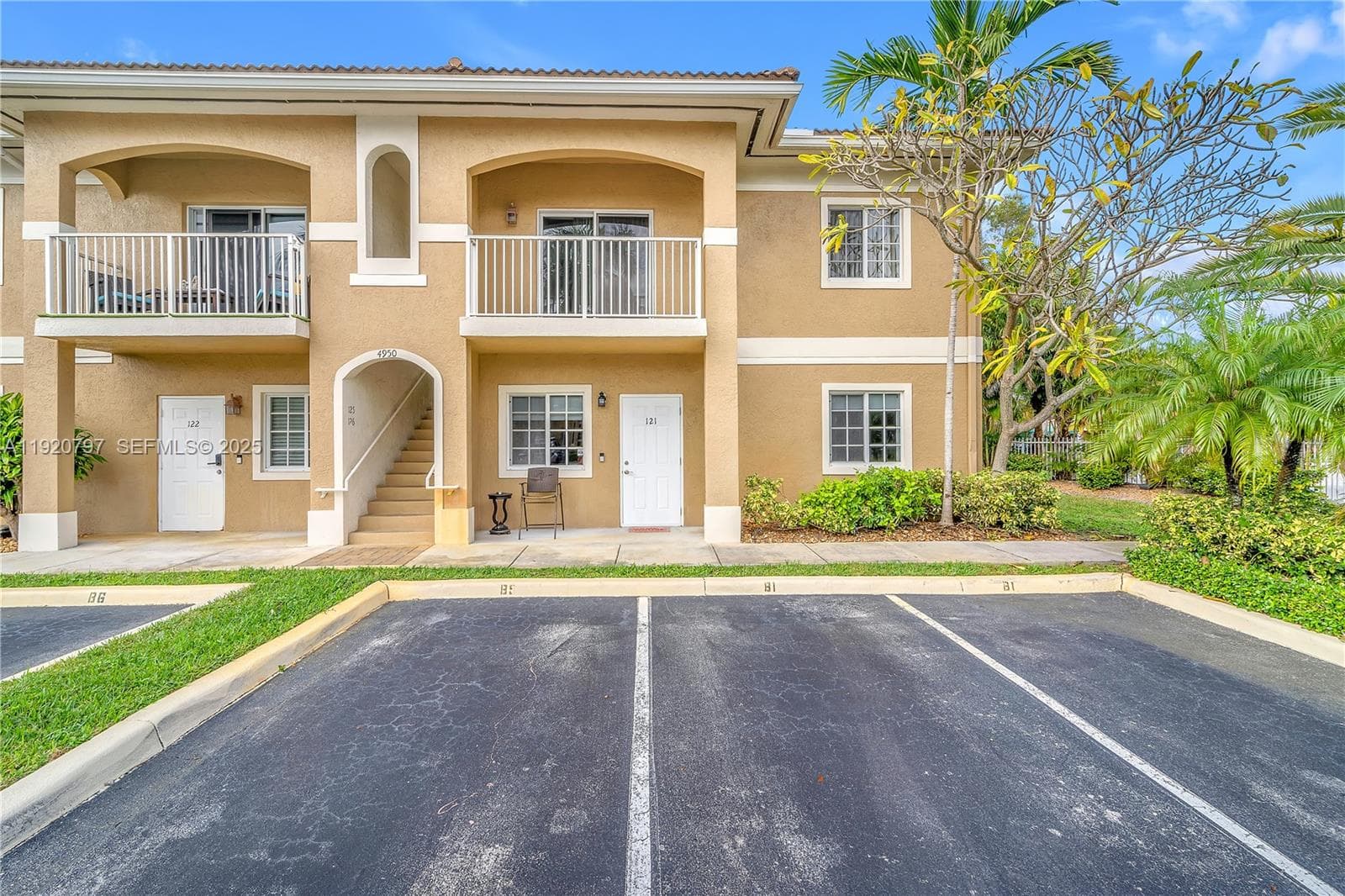 4950 Washington St # 1, Hollywood, FL 33021 photo 2