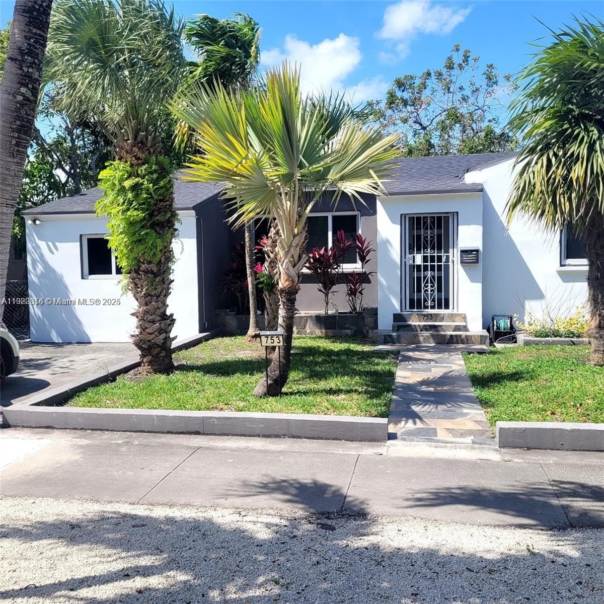 753 NE 81st St, Miami, FL 33138 photo 2